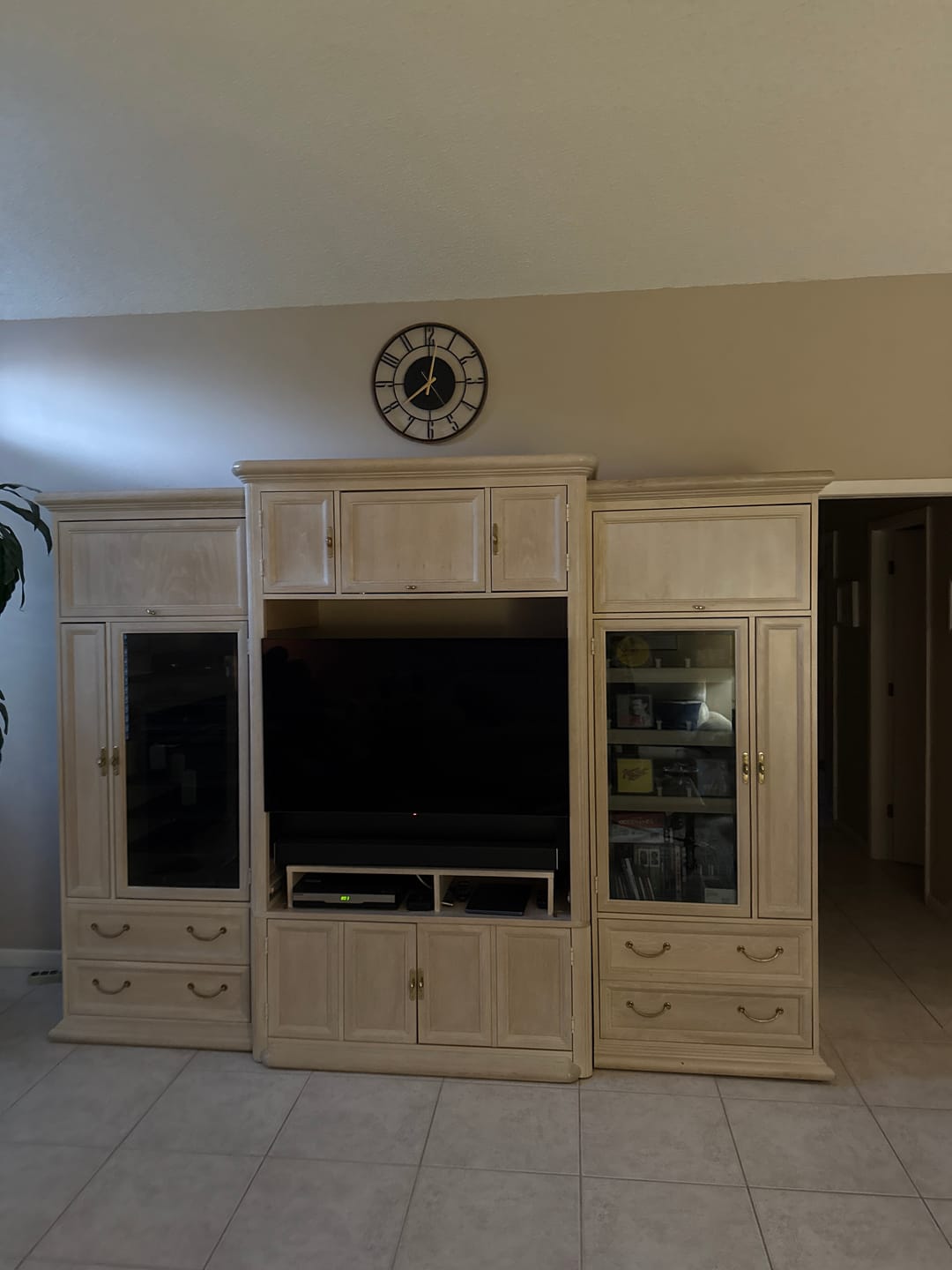Customer photo review of METAL WALL CLOCK with Wooden Corners