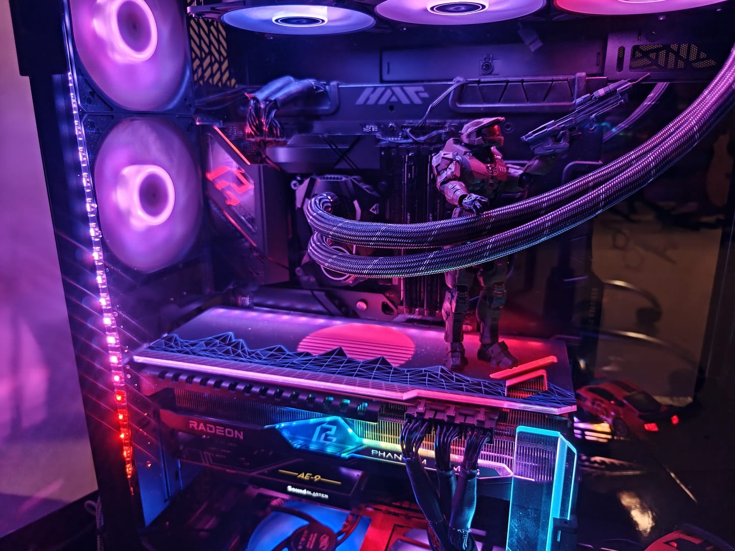 Customer photo review of Synthwave Sunset RGB GPU Backplate