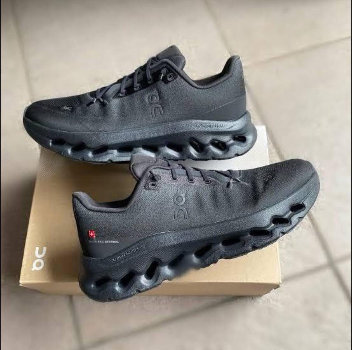 Customer photo review of Cloudtilt Eclipse Black