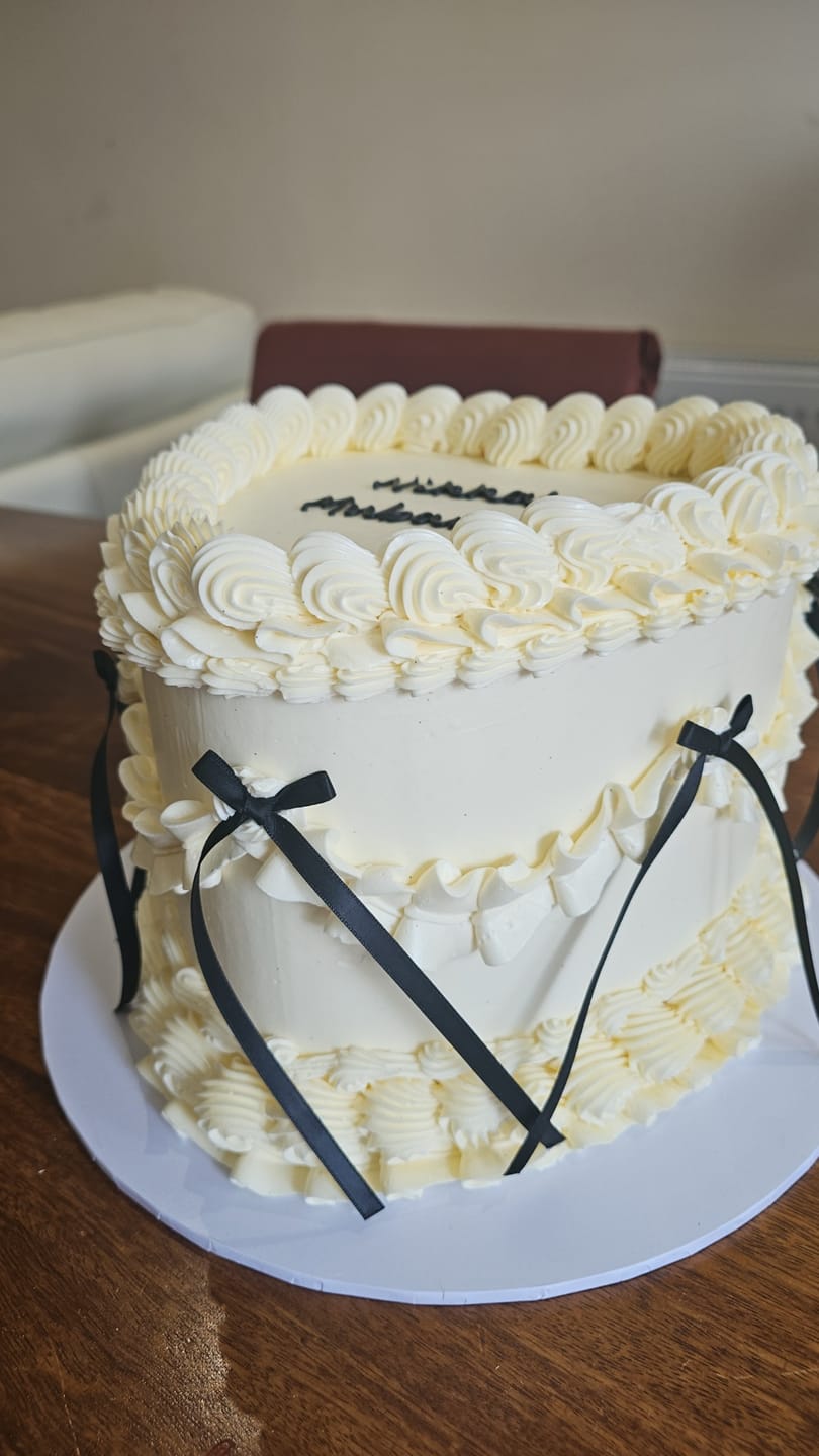 Customer photo review of Vintage Heart Cake - Tonal Colour