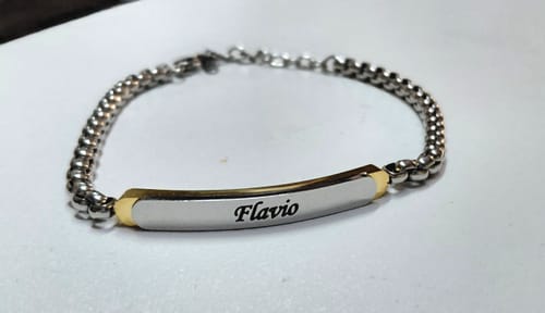 Customer photo review of Bracciale Con Targa Personalizzabile Bicolore