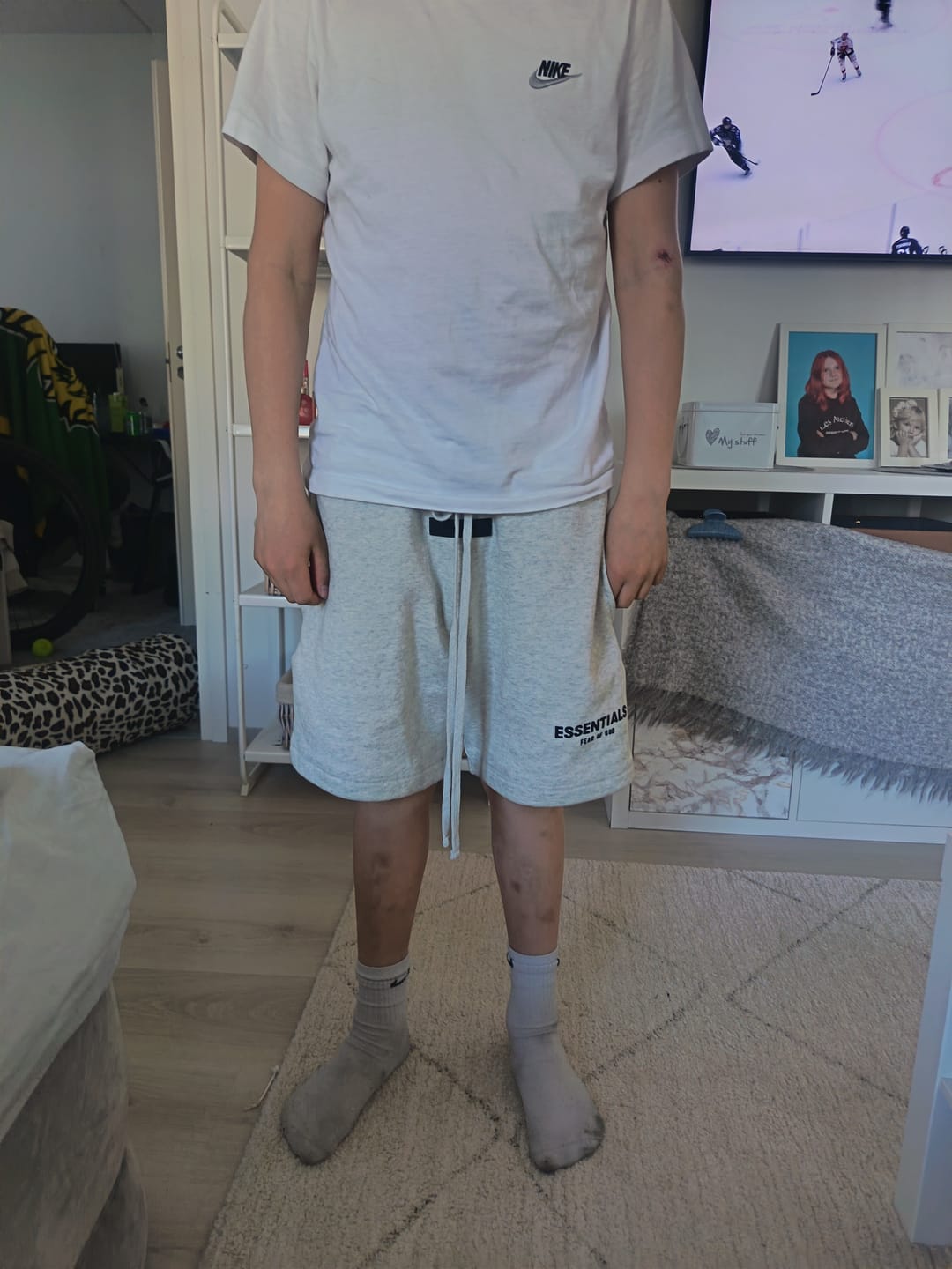Customer photo review of Fear of God Essentials Sweatshort Light Oatmeal