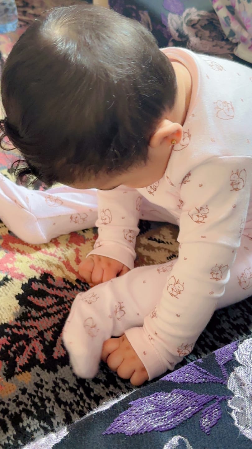 Customer photo review of 3-Pack Long Sleeve Bodysuits Soft Pastel