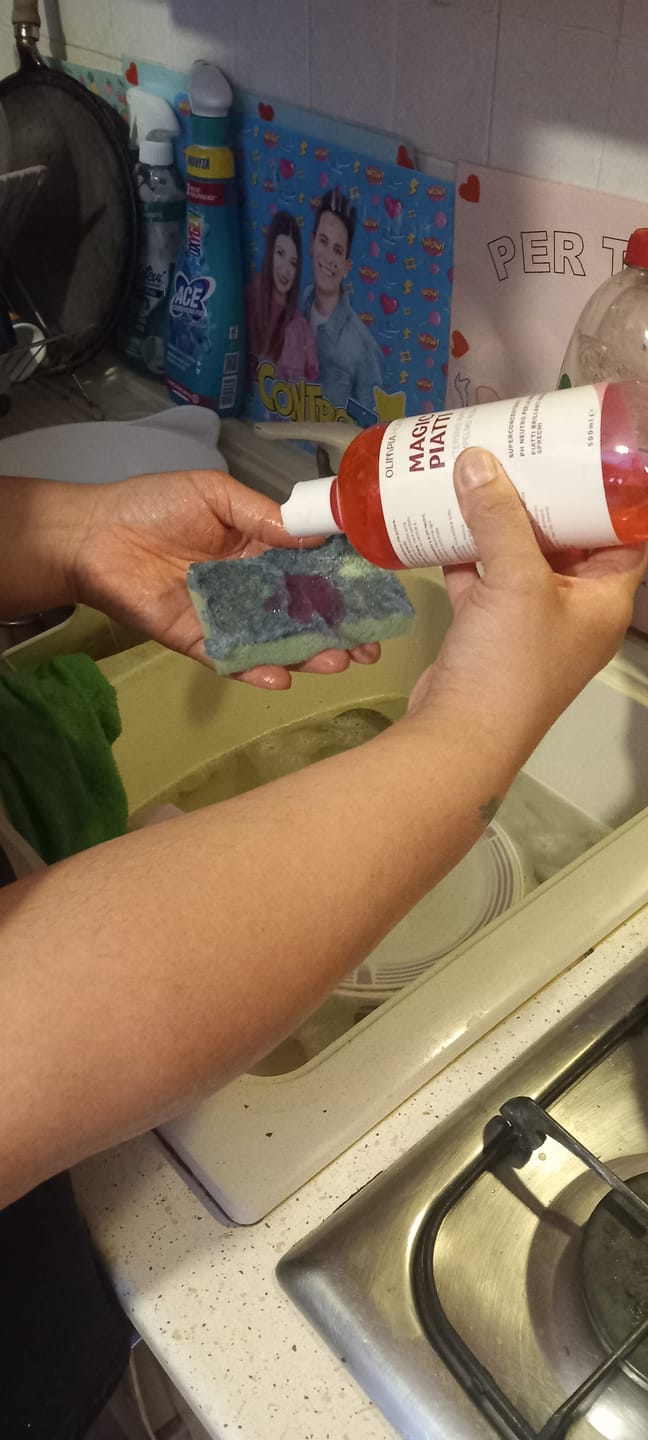 Customer photo review of Magic Piatti Ml.500 - Detersivo Piatti al Pompelmo Rosa