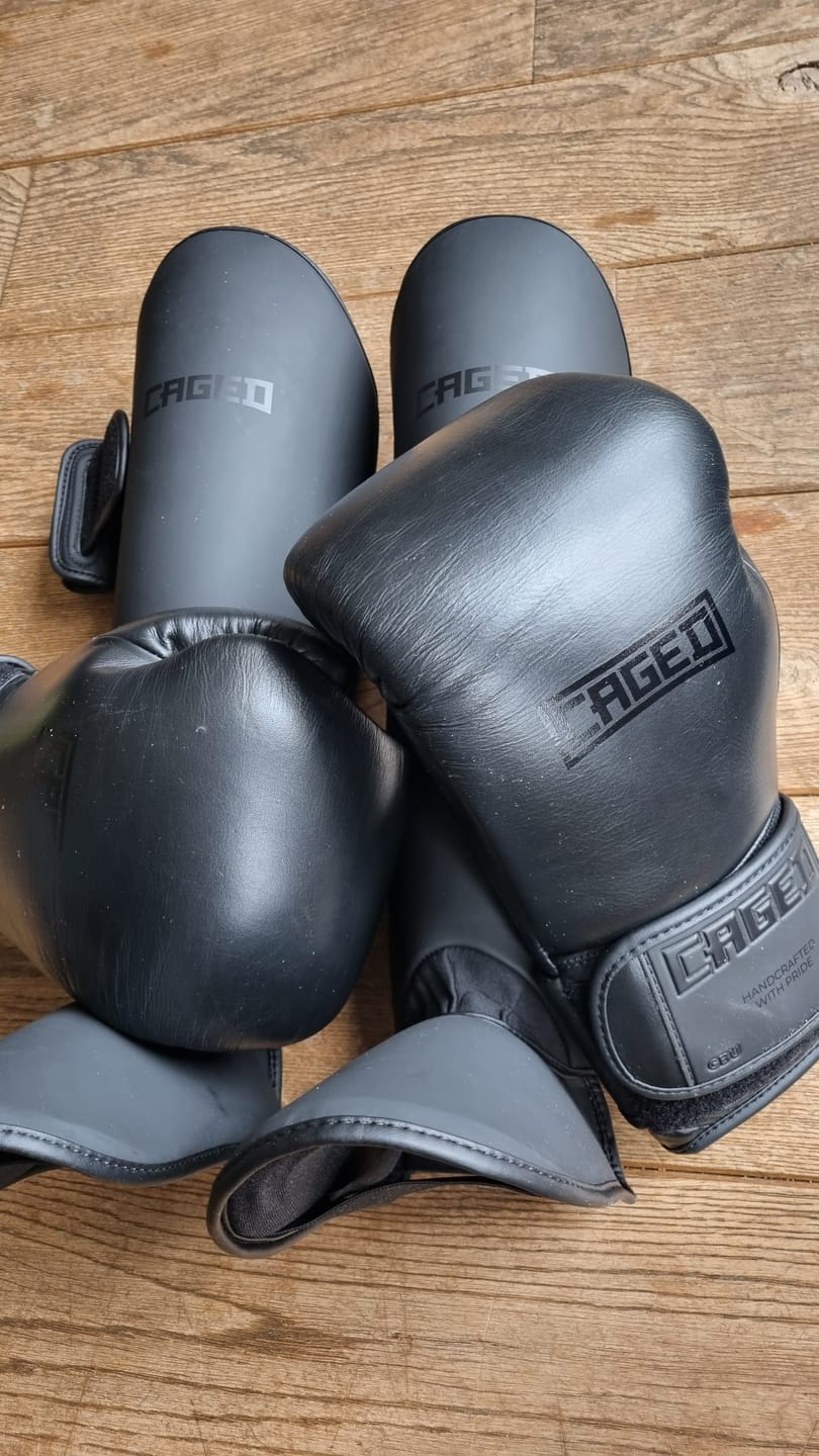 Customer photo review of Caged Bokshandschoenen 'X' Series - Zwart/Zwart
