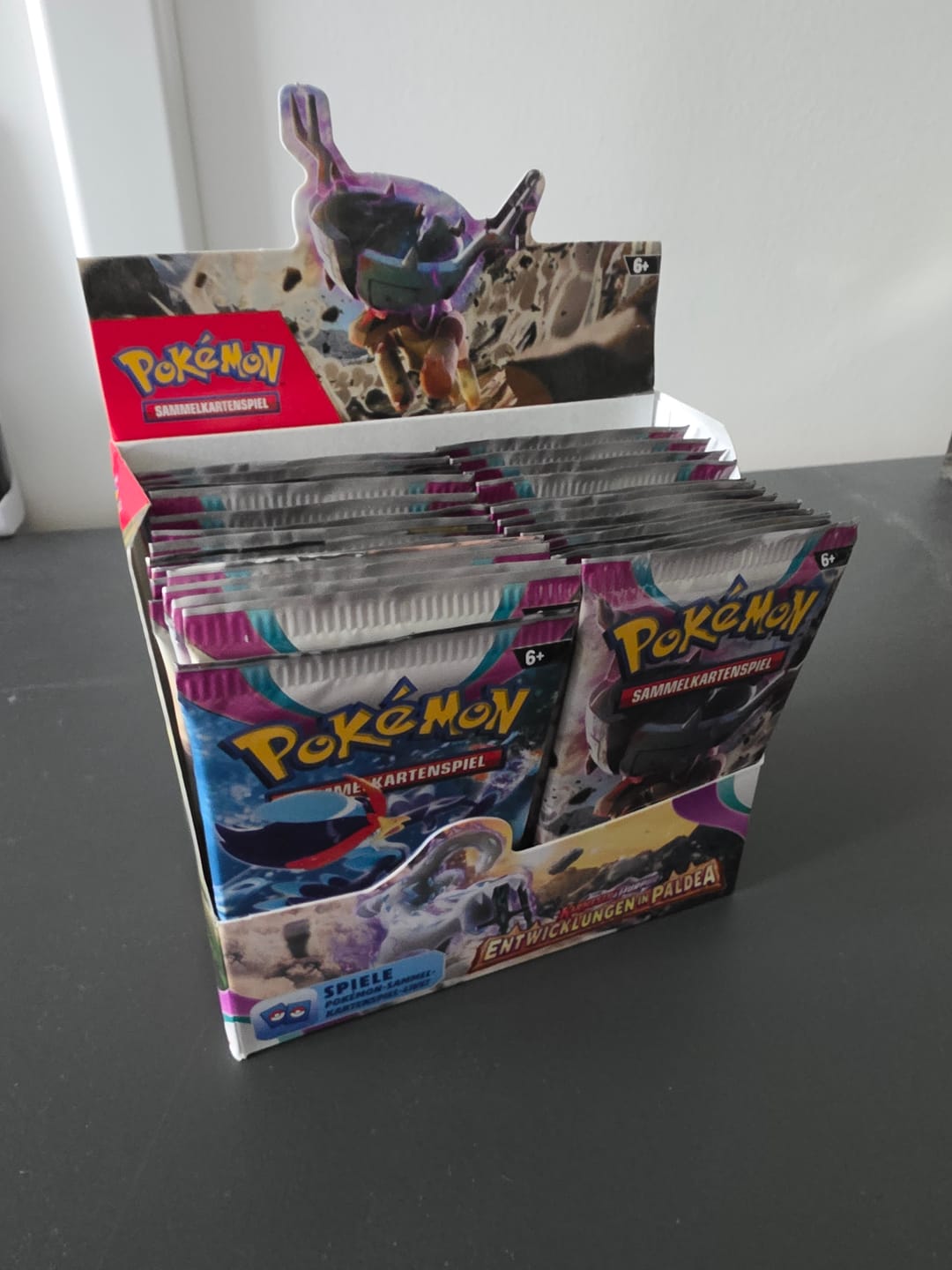 Customer photo review of Pokémon Display Karmesin & Purpur - Entwicklungen in Paldea (36 Booster)