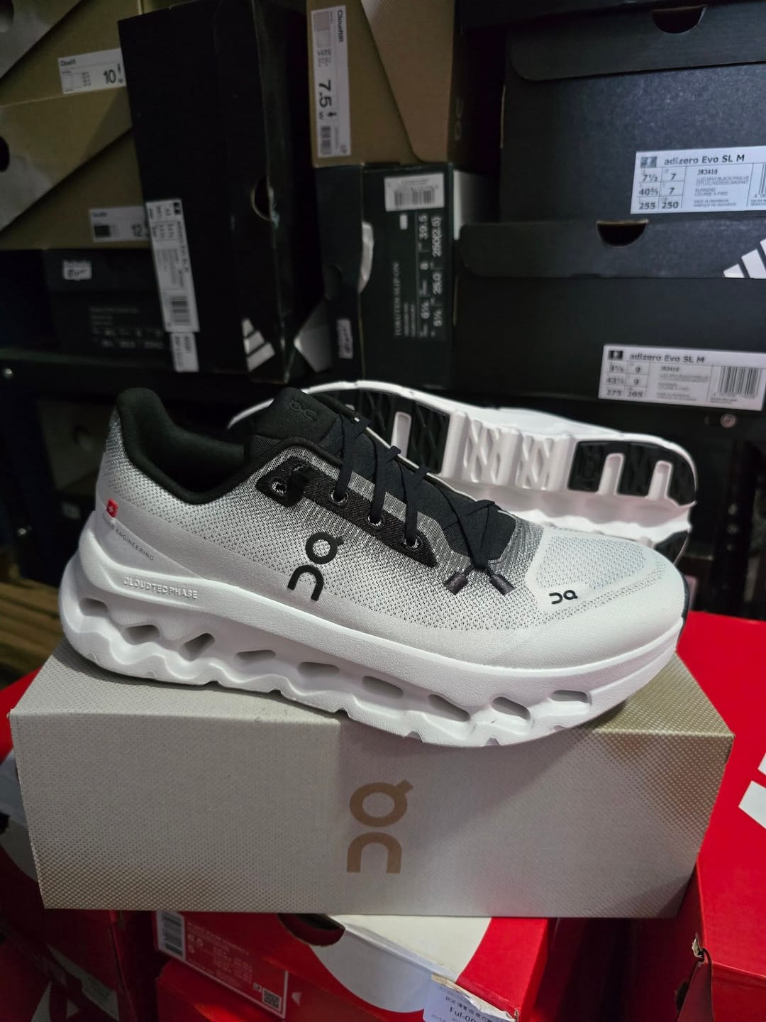 Customer photo review of Cloudtilt Black Ivory