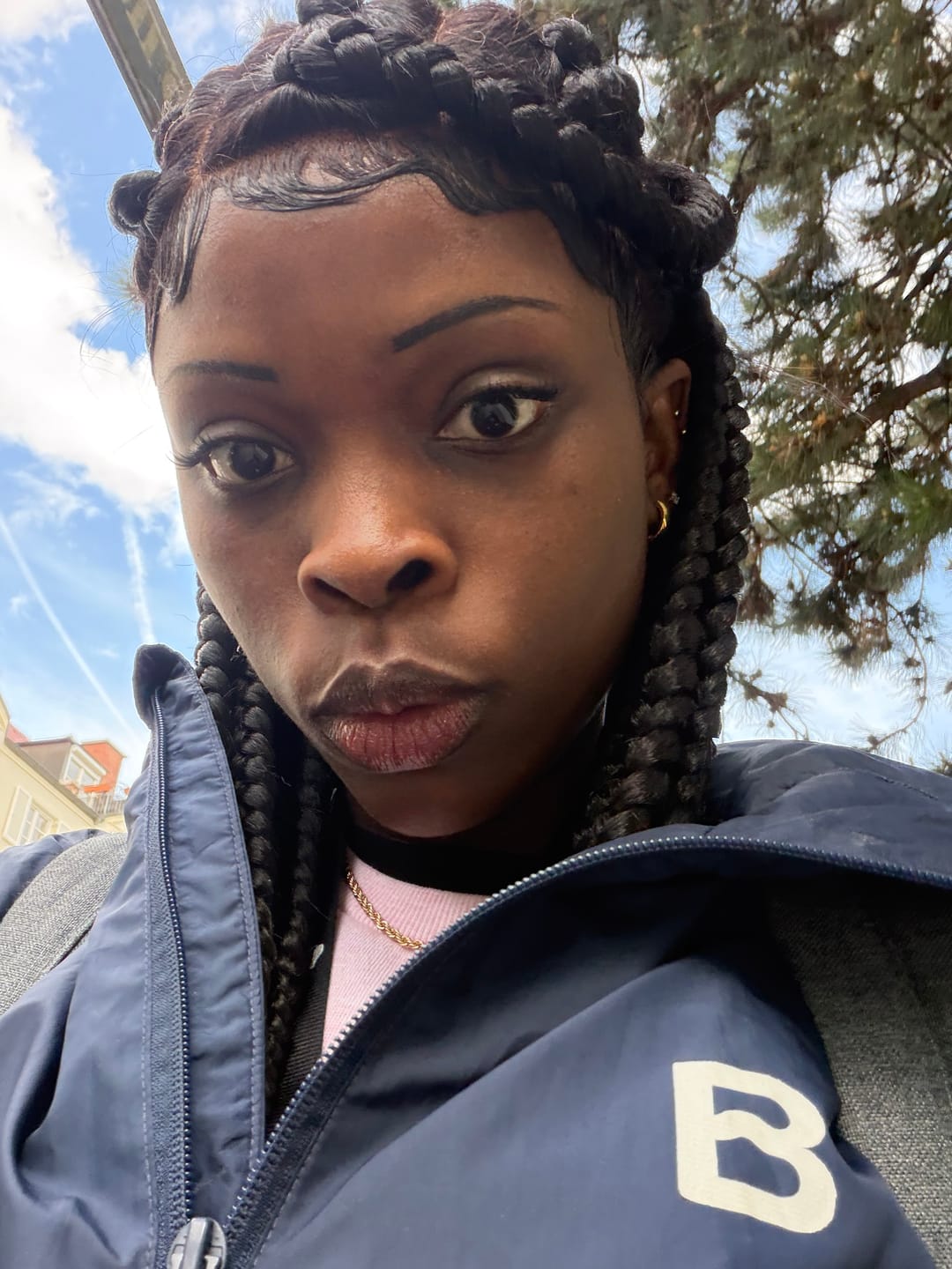 Customer photo review of Coileray HairStyle Jumbo Knotless Braid, Full Lace, Color 1B, 30 Inches, Glueless