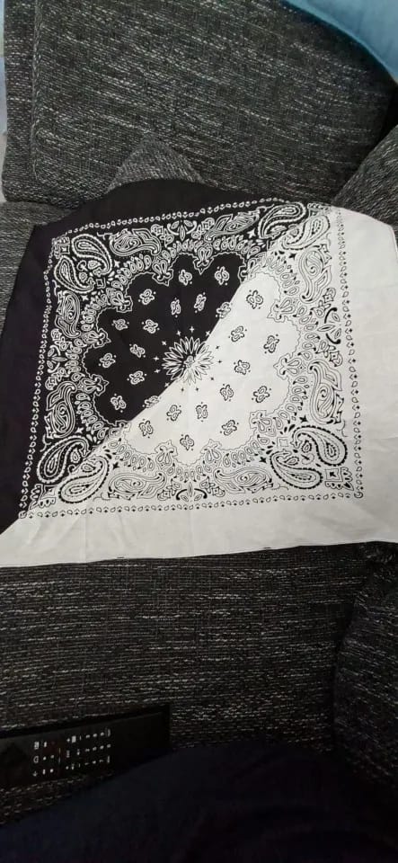 Customer photo review of Bandana de Algodón 100% Estampado Paisley 55x55cm Unisex