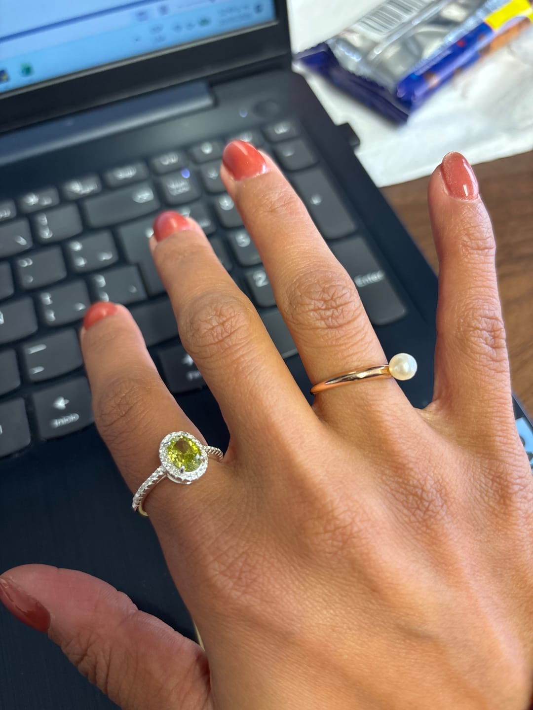 Customer photo review of Anillo Zirconia Ovalada