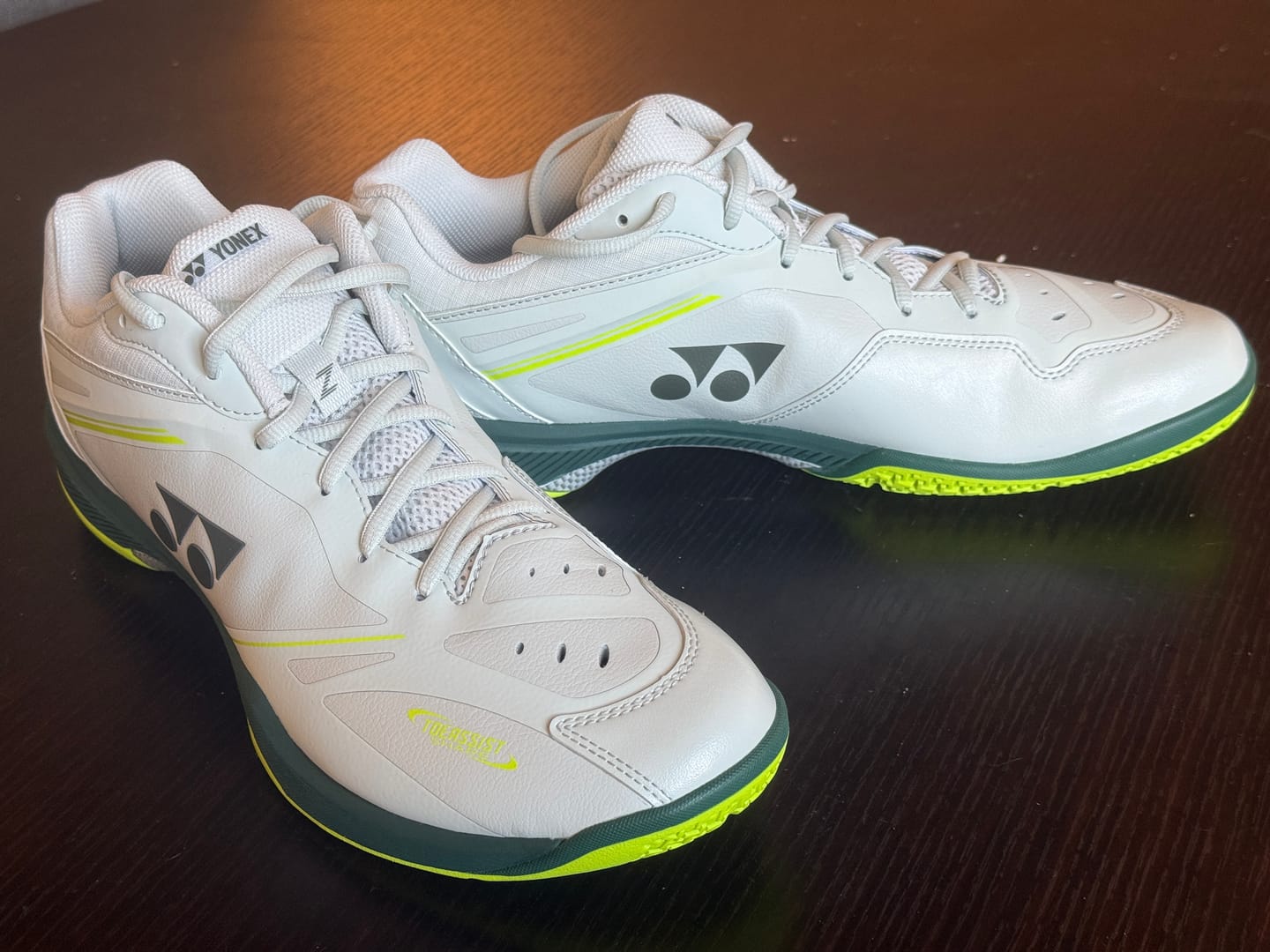 Customer photo review of Yonex Power Cushion SHB65ZVA Men Court Shoes [Grayish Beige]