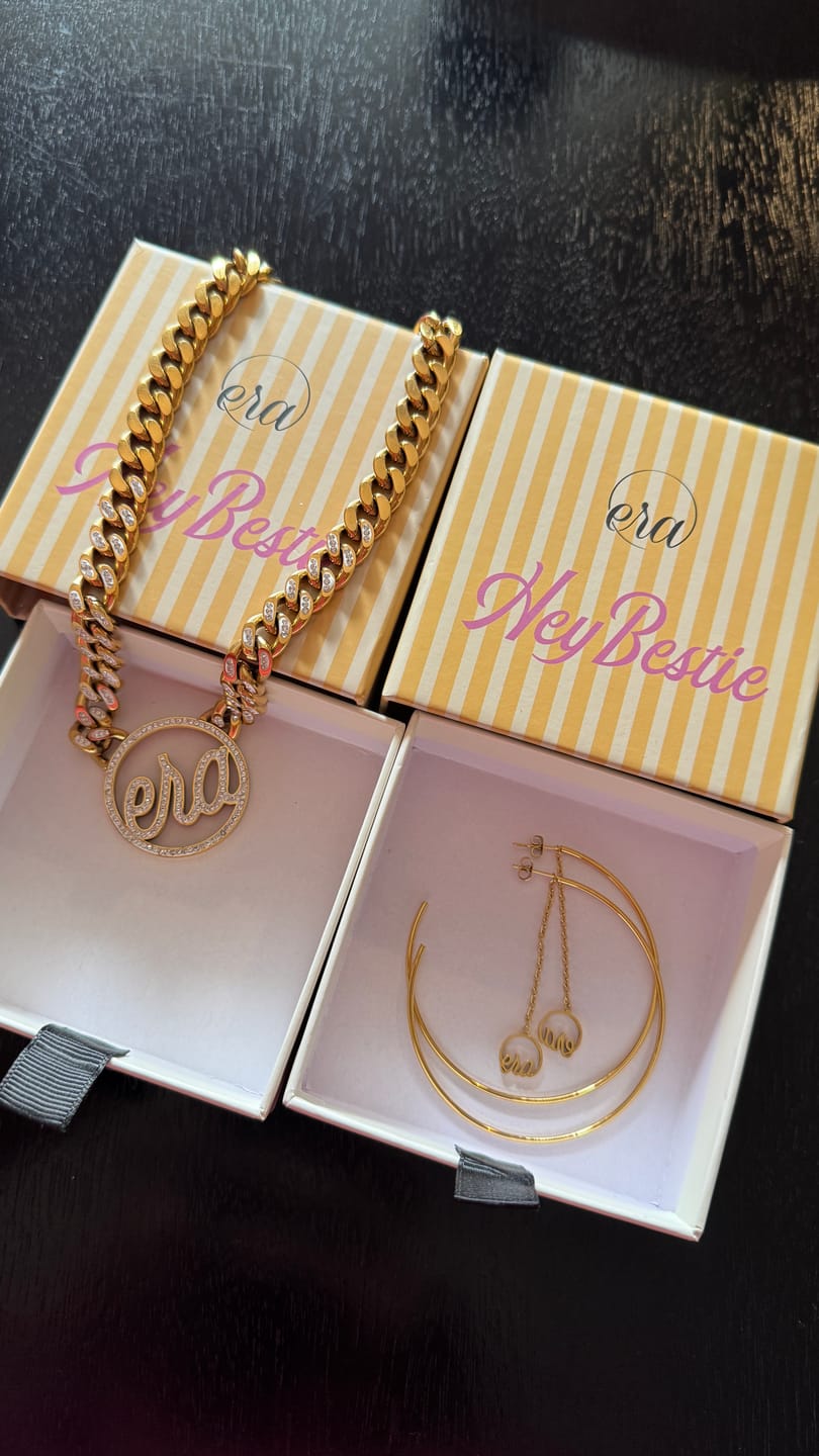 Customer photo review of Era Luxe Gold Choker
