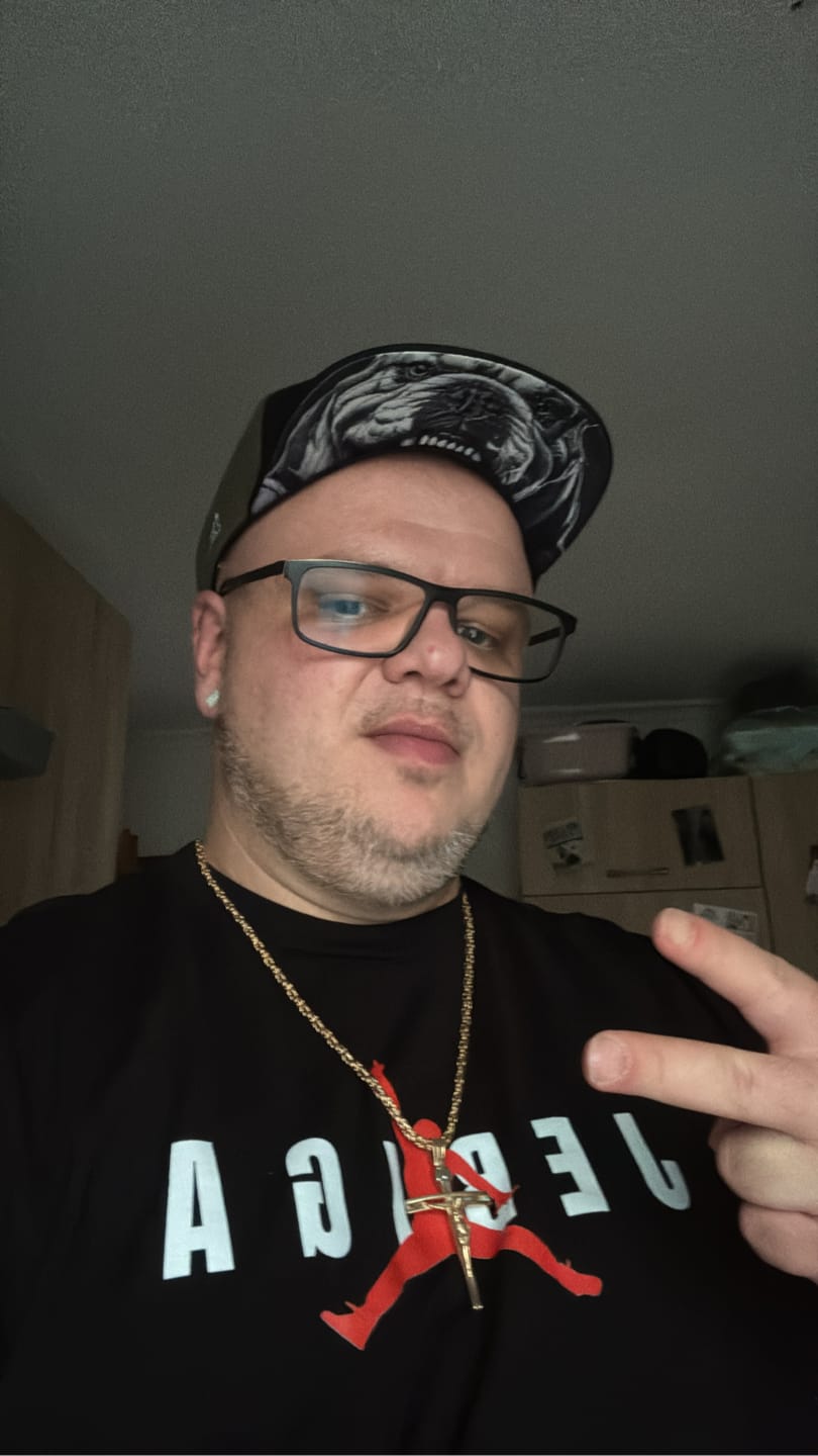 Customer photo review of Jebiga, Premium T-Shirt