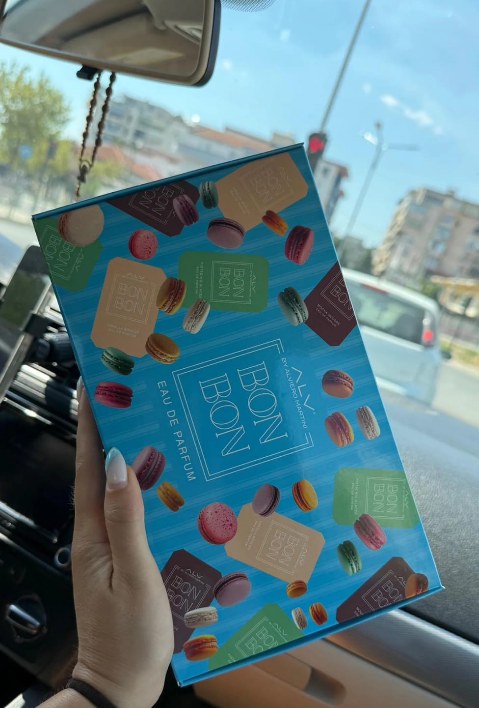 Customer photo review of ALV Bon Bon | Box Azzurra