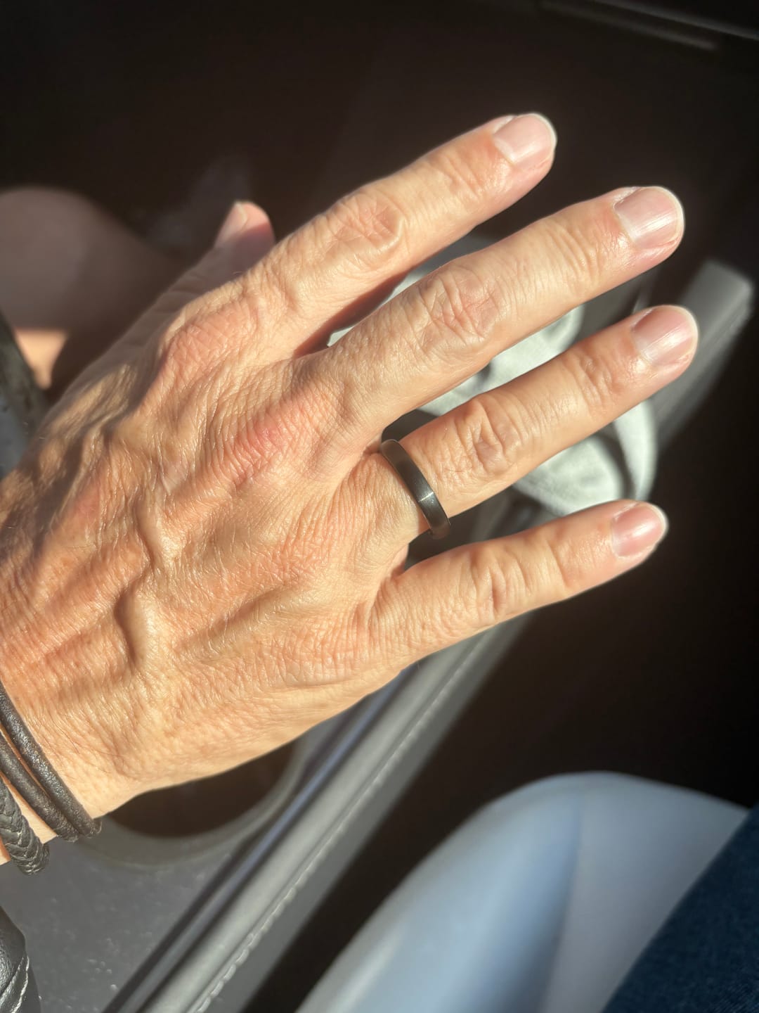 Customer photo review of Black Hammered / Silver Interior - 4mm