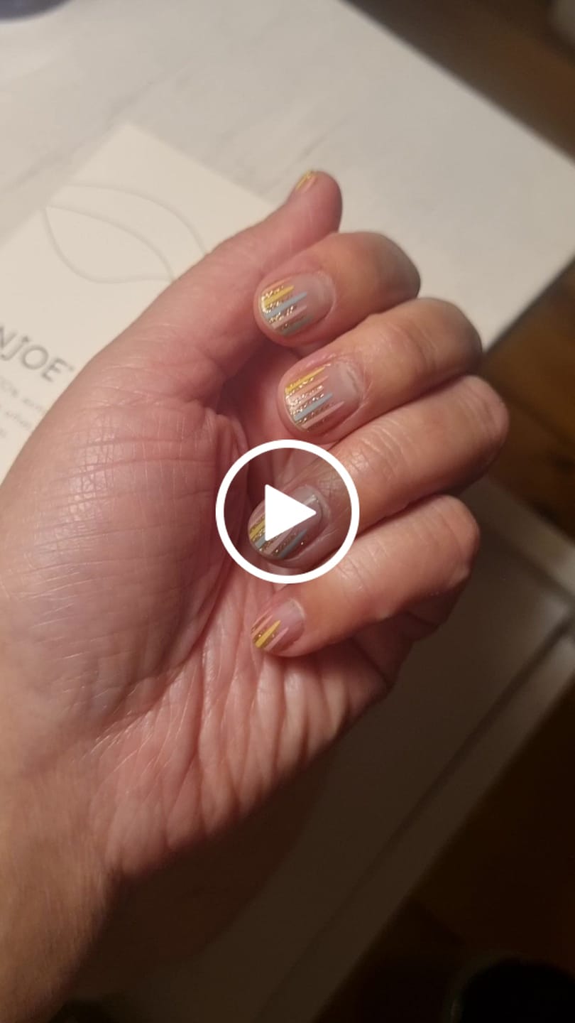 Customer video review of Candy Lines | Stickers de Esmalte