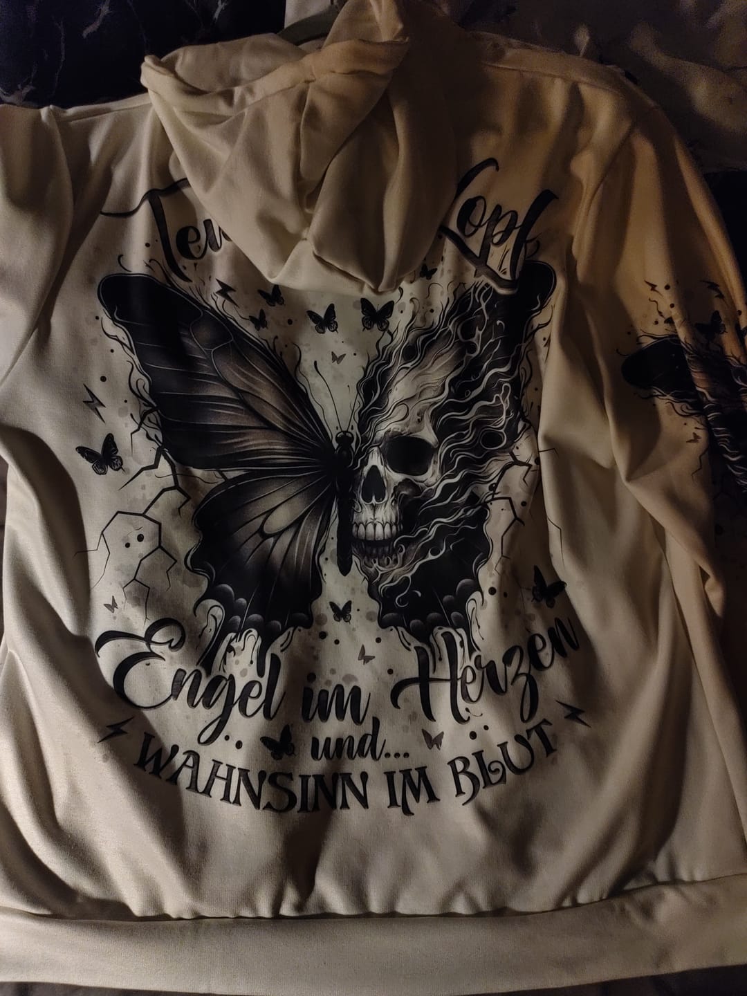 Customer photo review of WAHNSINN IM BLUT VOLLSTÄNDIGER DRUCK - TLNO1408244