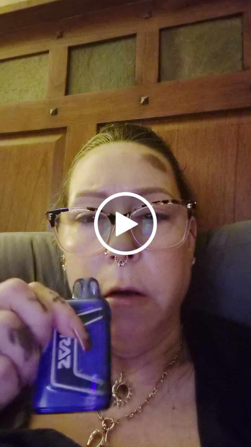 Customer video review of Triple Berry Ice RAZ TN9000