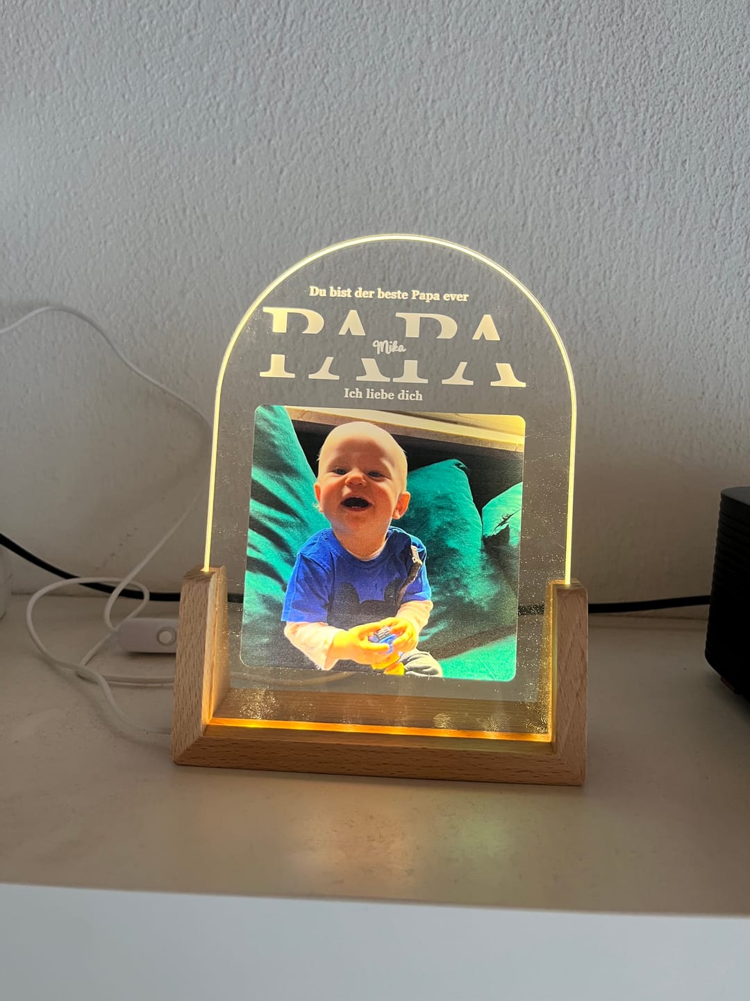 Customer photo review of Unser Papa - Personalisierter LED Aufsteller für Papa und Mama mit Fotoupload