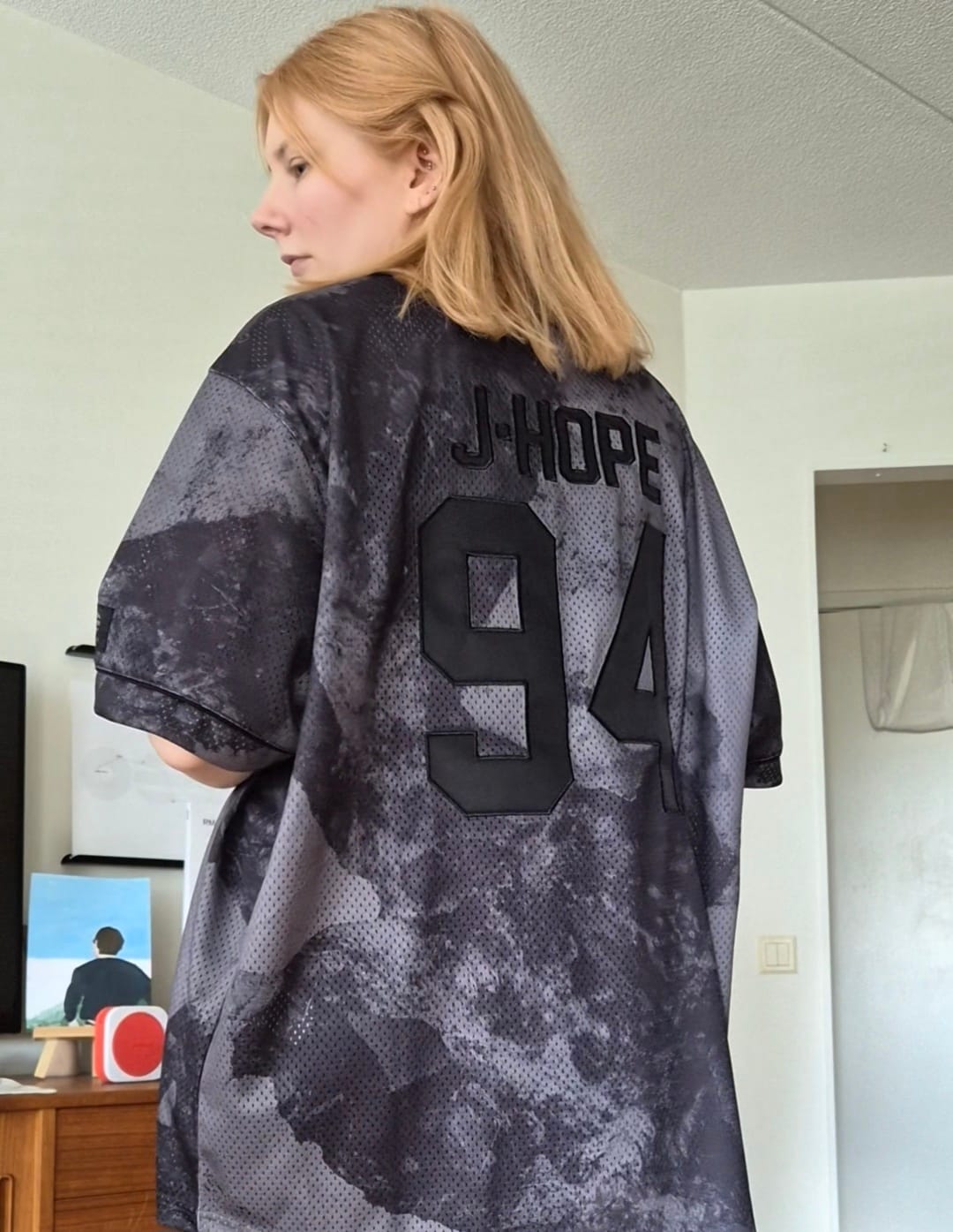 Customer photo review of BTS - ARIRANG WORLD TOUR OFFICIAL MD S/S JERSEY