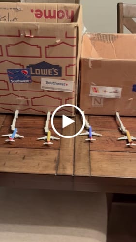 Customer video review of GEMINI AIRBRIDGE SET 1 (6 NARROWBODY BRIDGES) 1/400
