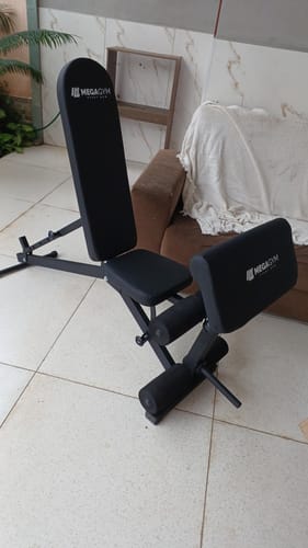 Customer photo review of Banco 10x1 P/ Supino Com Rosca Scott Cadeira Extensora