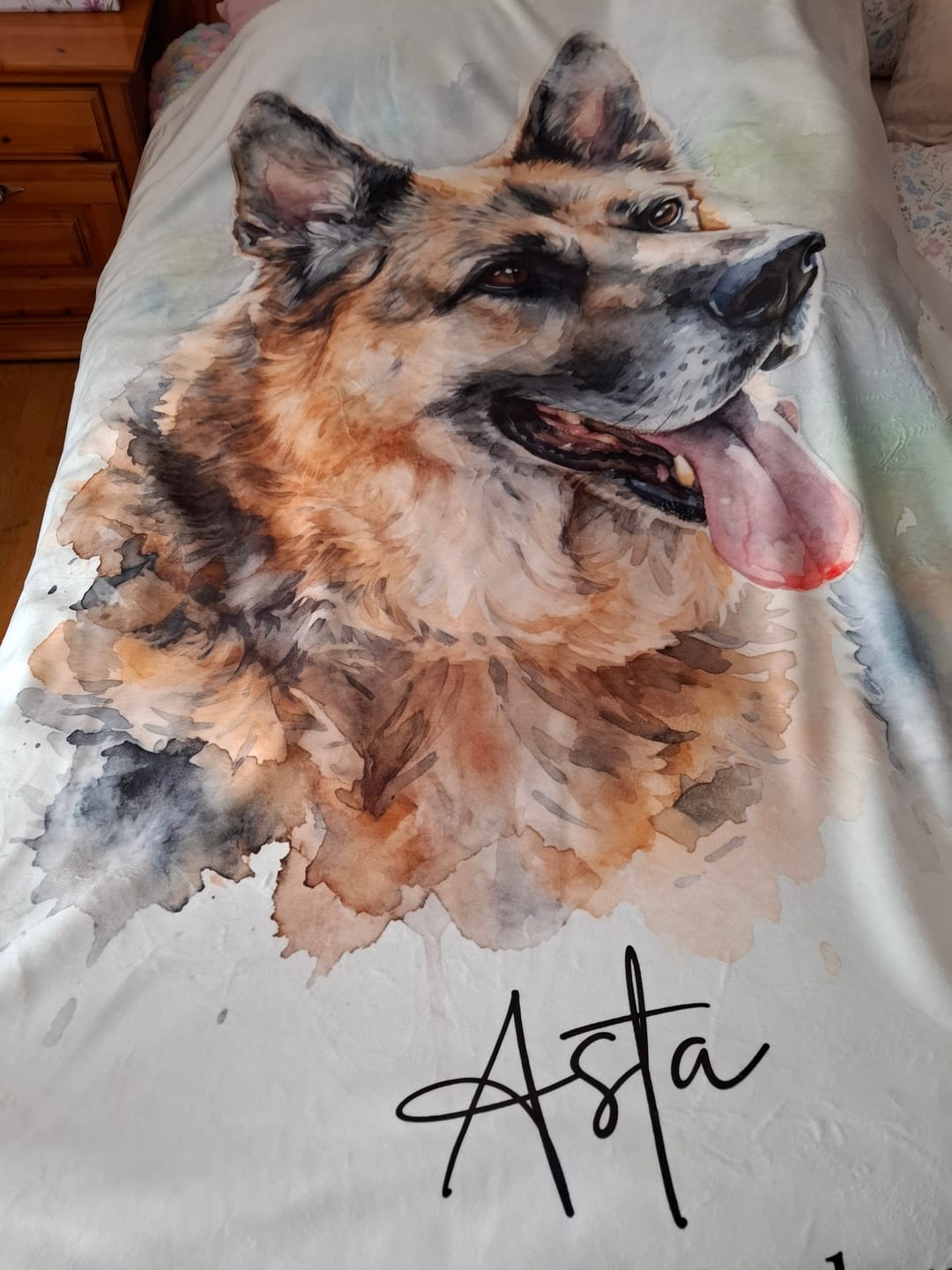 Customer photo review of Personalisierte Decke "Aquarell Haustier"