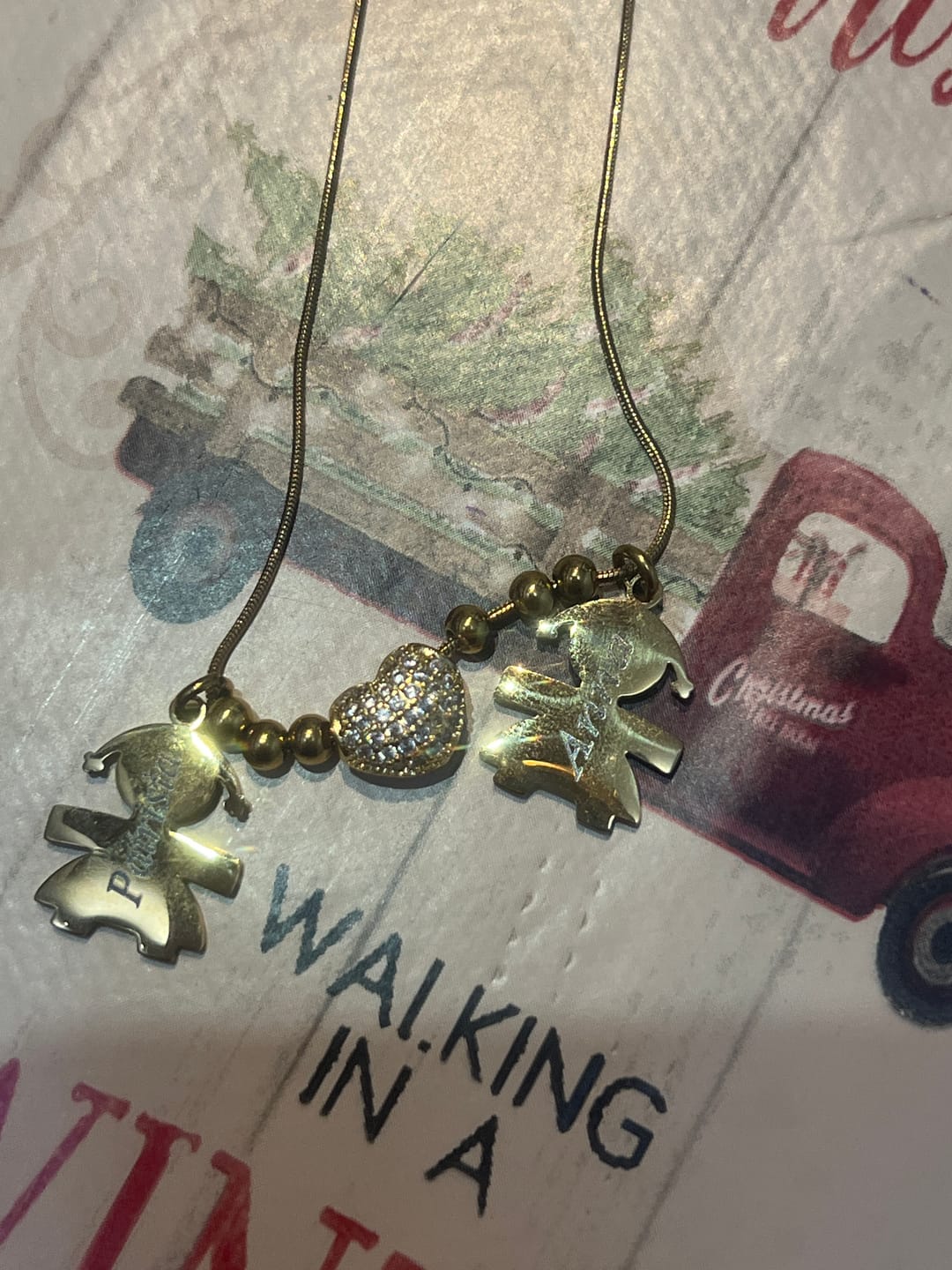 Customer photo review of Mamma Vi Ama ✦ Collana con ciondoli Bimbi Personalizzati con Nomi