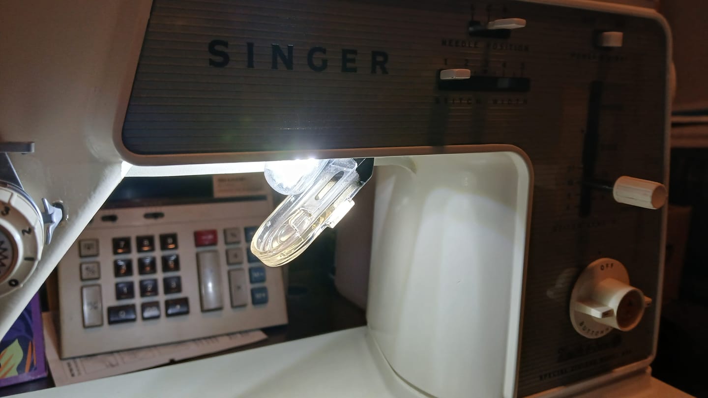 Customer photo review of Light Bulb, Turn & Lock (15 Watt)