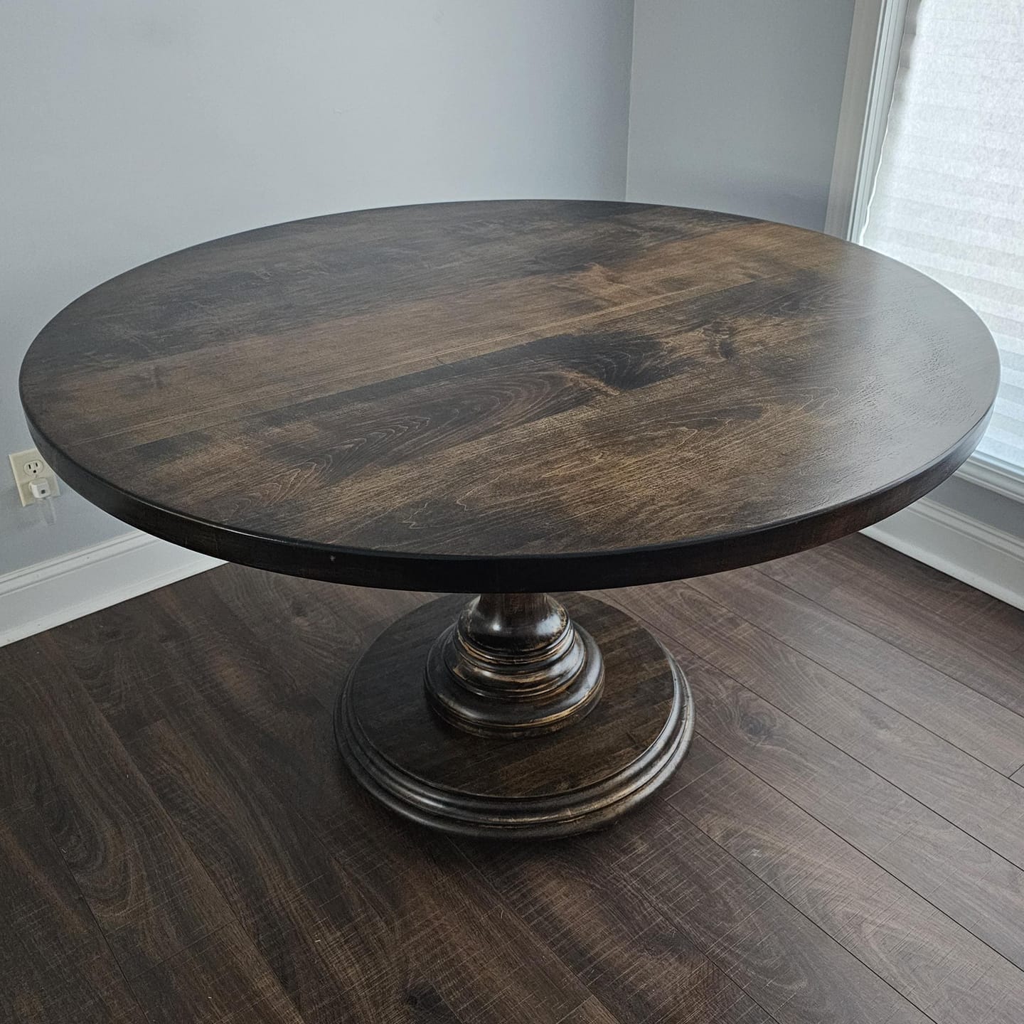 Customer photo review of Bradford Round Pedestal Table Base (WH-Bradford[Height]-Color)