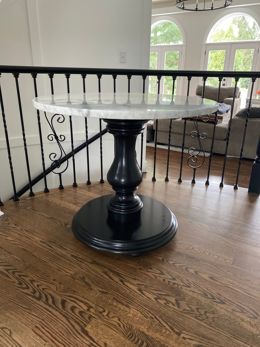 Customer photo review of Bradford Round Pedestal Table Base (WH-Bradford[Height]-Color)
