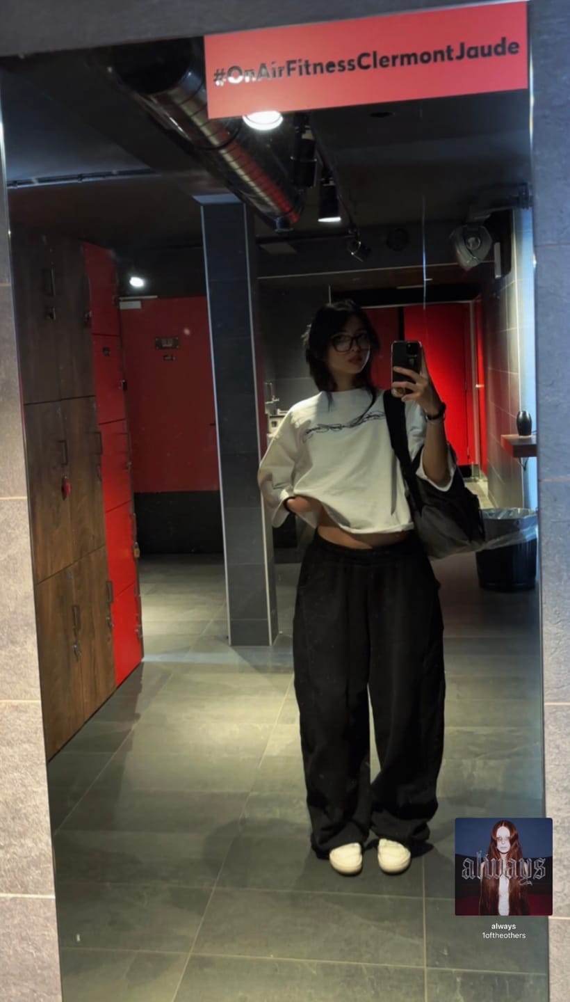 Customer photo review of Essential Black Jogger