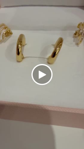 Customer video review of Orecchini tre cerchietti graduati con CZ