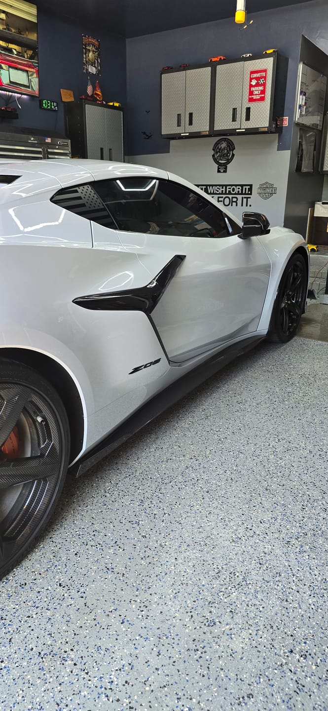 Customer photo review of Corvette C8 Models Z06 EOS Performance Track Style Side Skirts