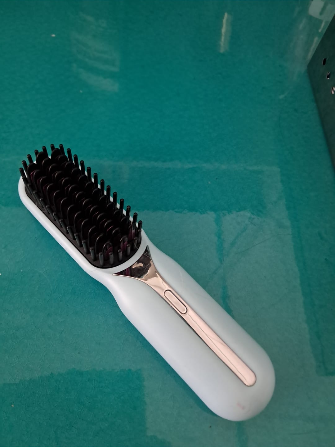 Customer photo review of LumoShine Brush® - Vielseitige Bürste für jeden Haarstyle