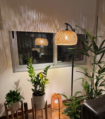 Customer photo review of Lámpara de pie con arco y pantalla de rattan