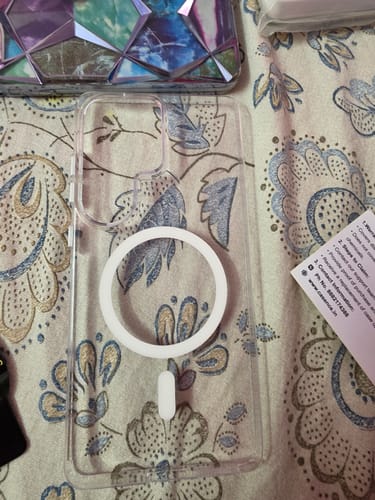 A customer's Anti Yellow Magsafe Clear Case for Samsung, showing the white magnetic ring.