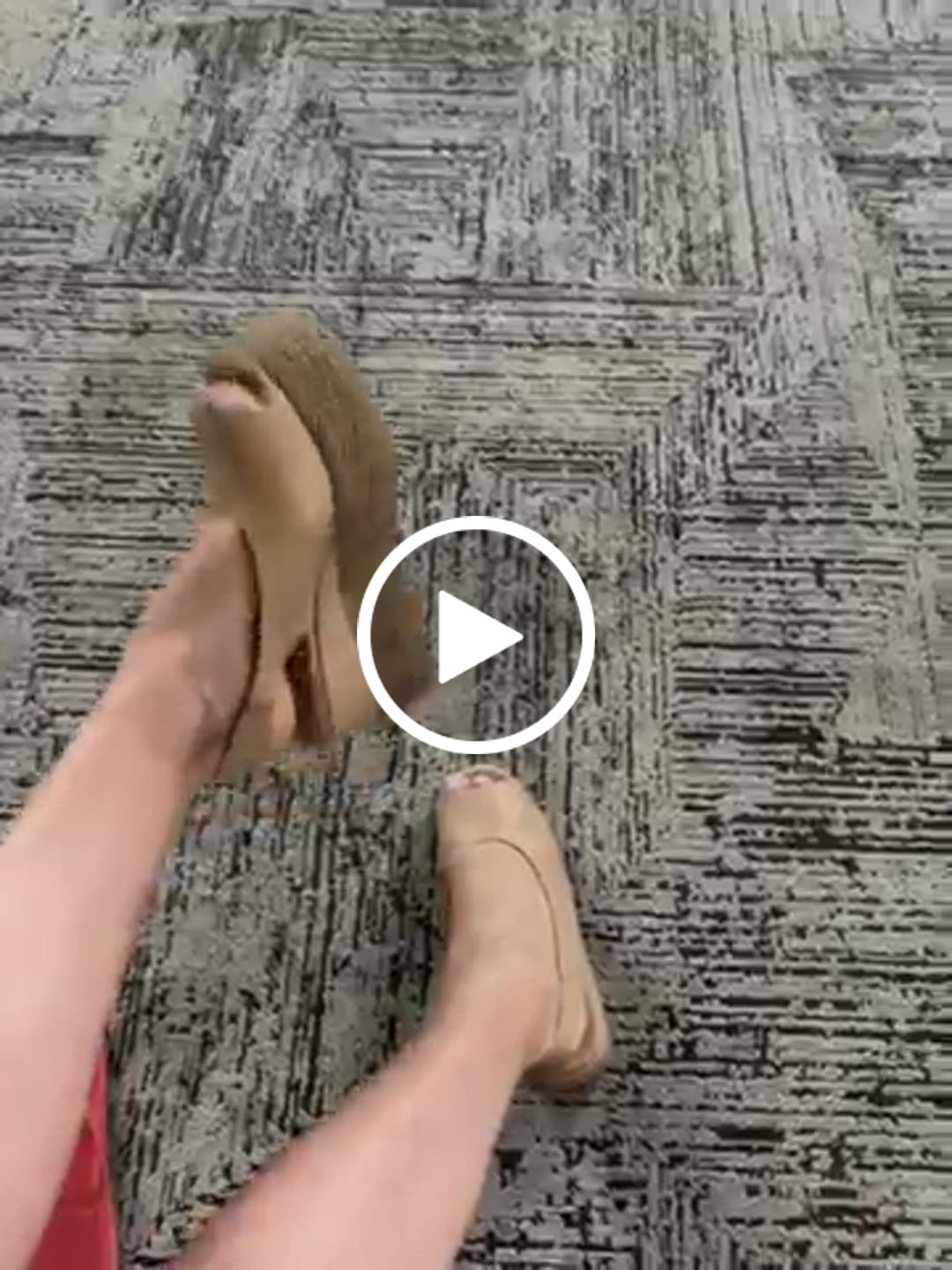 Customer video review of Agnesa Beige