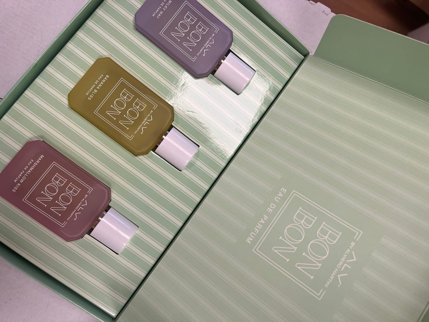 Customer photo review of ALV Bon Bon | Box Verde
