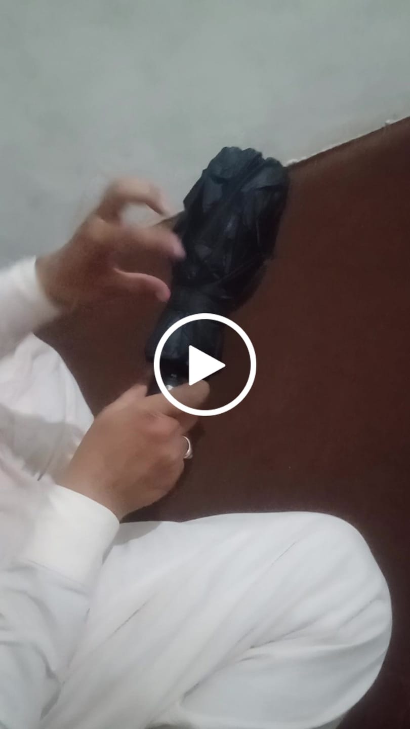 Customer video review of UV Protected Umbrella with Torch - Unbreakable | Windproof | Waterproof