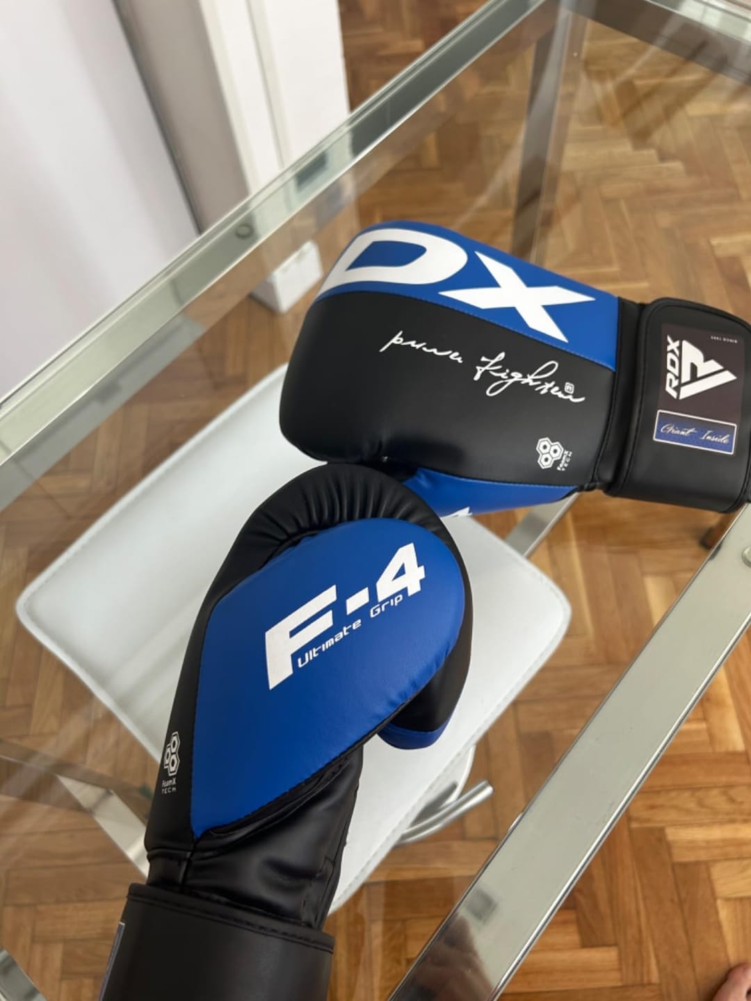 Customer photo review of Guantes de Boxeo F4