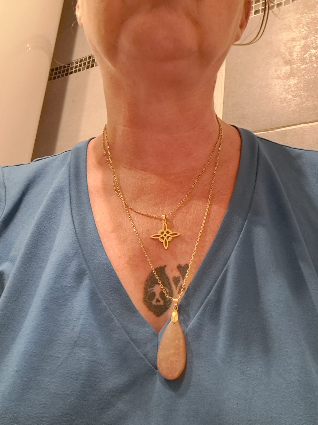 Customer photo review of Collier "Bouclier Mystique" - Noeud de Sorcière