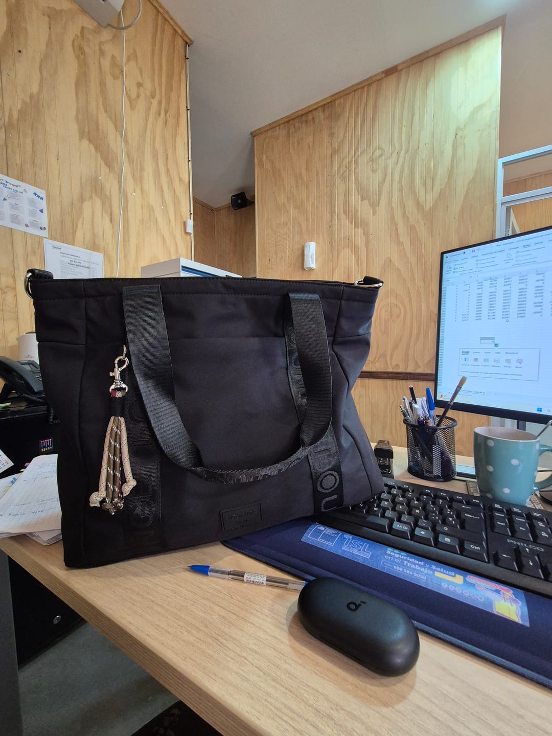 Customer photo review of Bolso Nylon Llavero Street