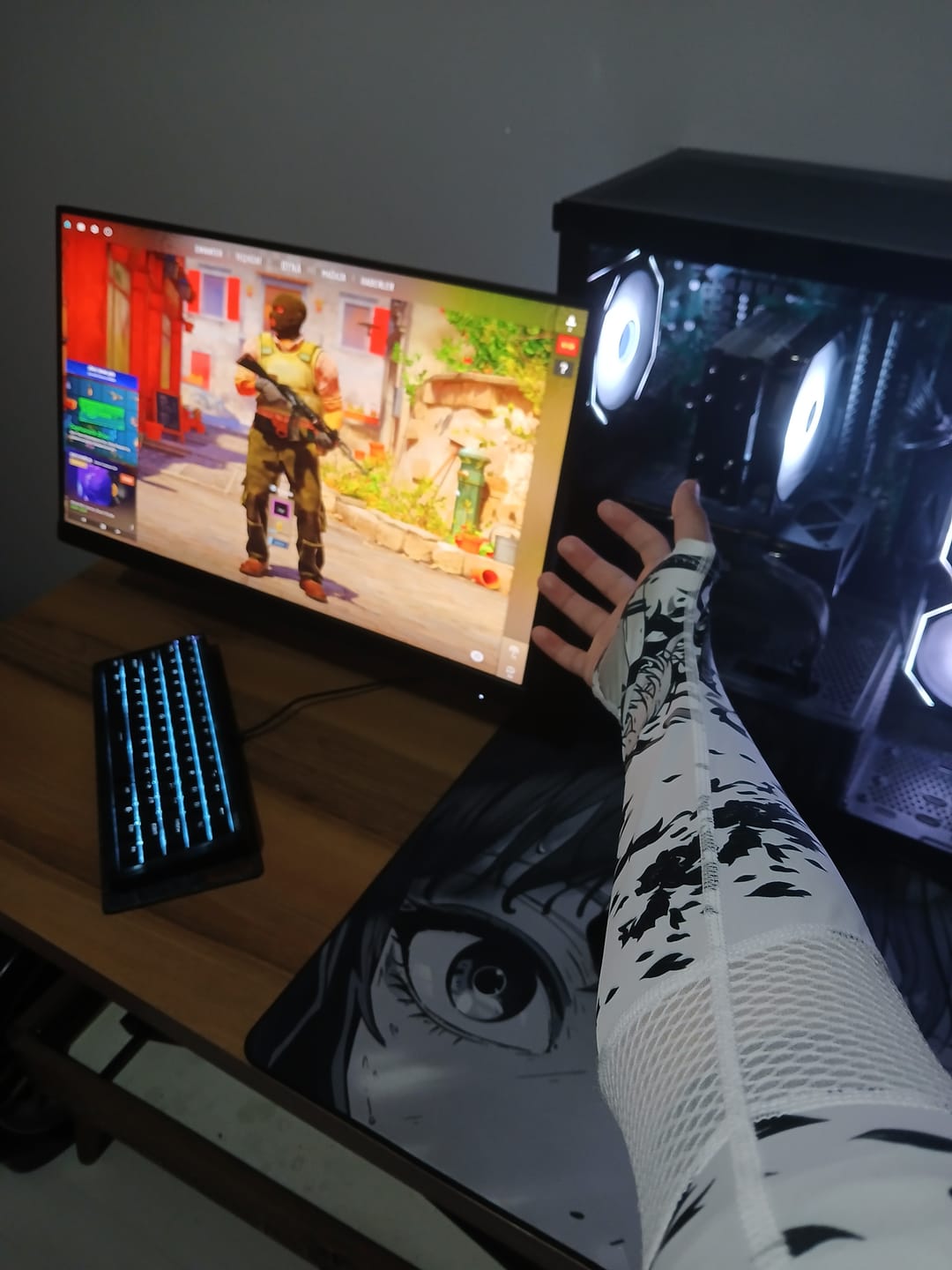 Customer photo review of Wraith Esports Arm Sleeve