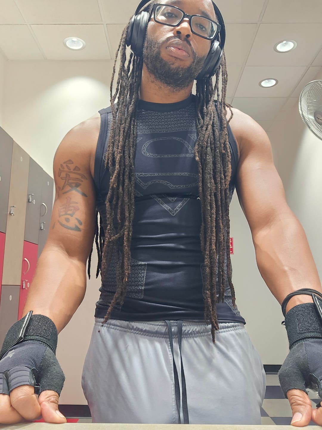 Customer photo review of 3047 - Superman Compression Tanks
