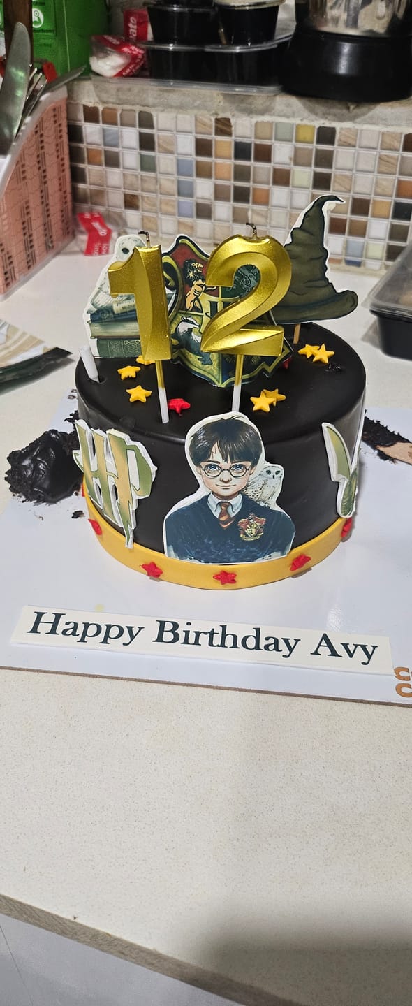 Customer photo review of Harry potter theme Cake
