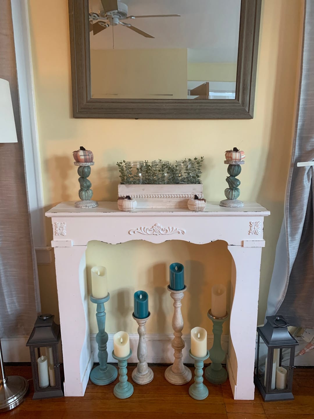 Customer photo review of Bradford Round Pedestal Table Base (WH-Bradford[Height]-Color)