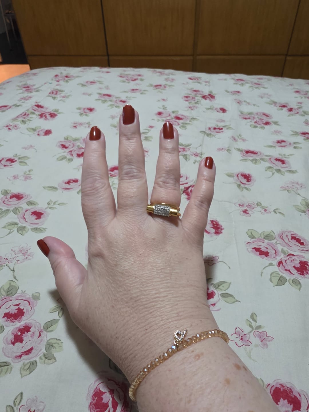 Customer photo review of Anel Glitz Giratório Banhado em Ouro 18K