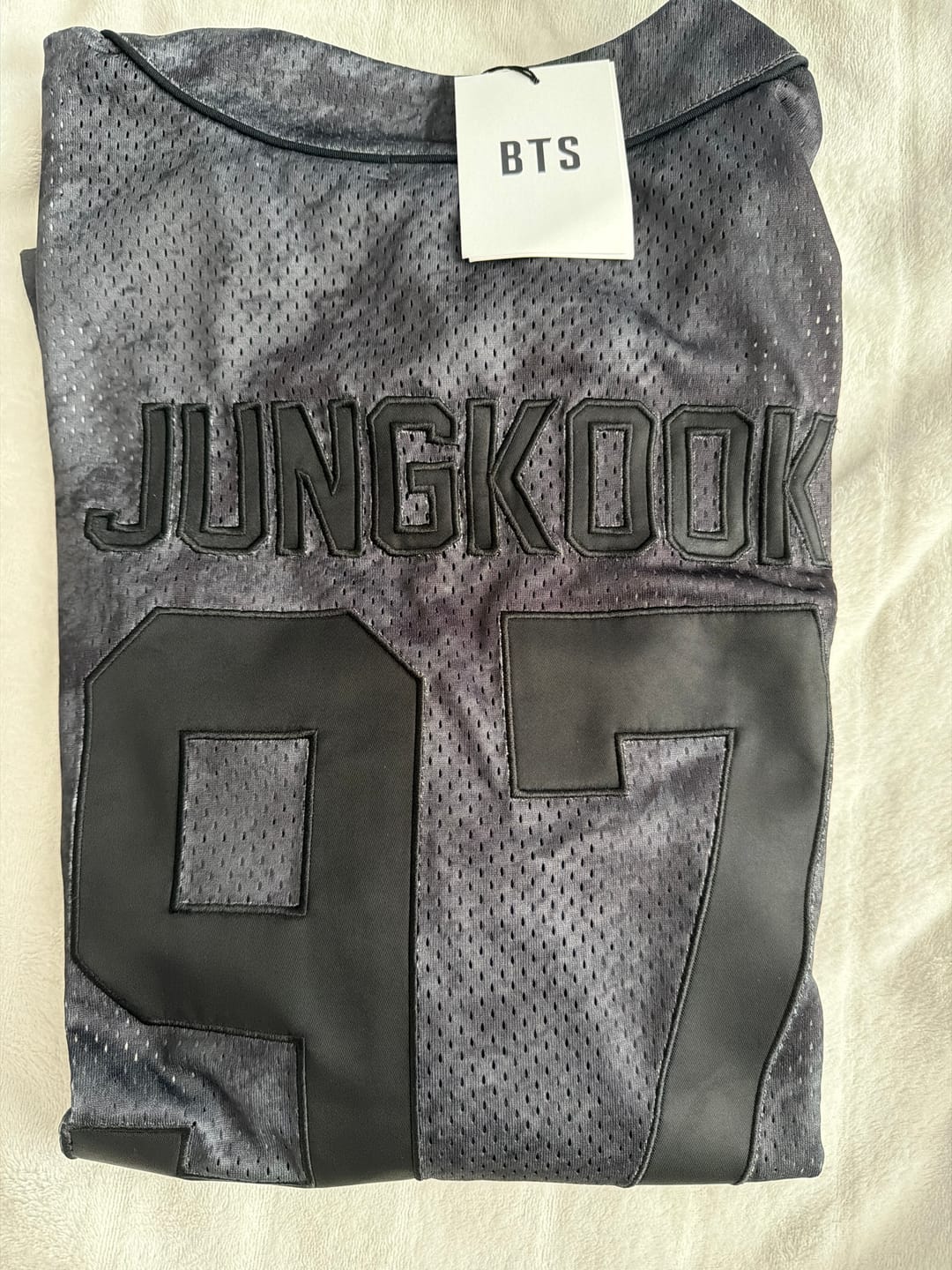 Customer photo review of [2ND PRE-ORDER] BTS - ARIRANG WORLD TOUR OFFICIAL MD S/S JERSEY