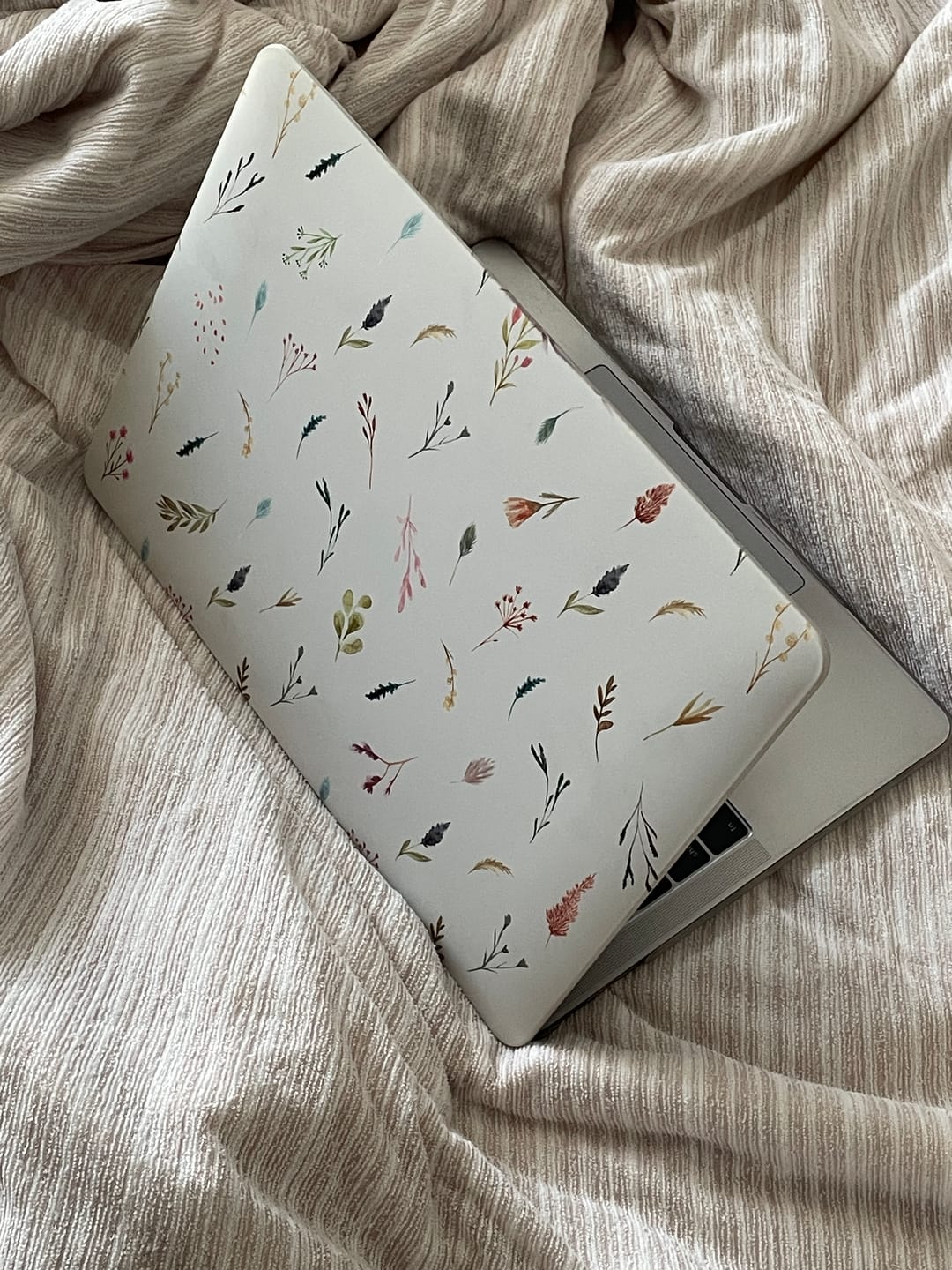 Customer photo review of Dried Flowers Protective Case for MacBook Air & Pro 13/14/15/16 inch